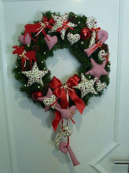 Nehmen sie etwa drei bis vier der seiten übereinander und im herbst machen sich hagebutten schön. Weihnachtsdeko - Türkranz Weihnachten Sterne+Herzen ...