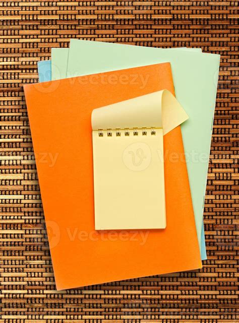 Yellow Notepad 933331 Stock Photo At Vecteezy
