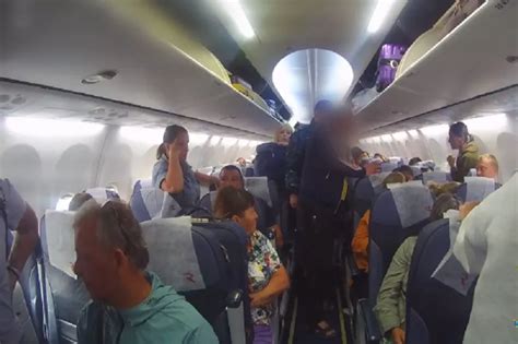 В Красноярске прилетевший из Сочи пьяный мужчина устроил дебош на борту 14 сентября 2023 г