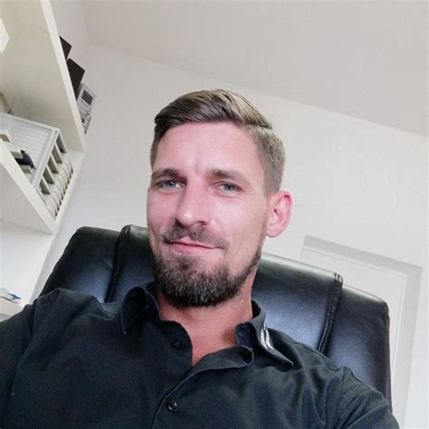 Unser gärtner zeigt, wie man sich solch eine idyllische dusche baut. Daniel Pötsch - Geprüfter Automobil Serviceberater ...