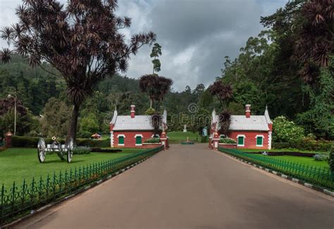 Puerta De La Herencia En El Jardín Botánico De Ooty Imagen De Archivo