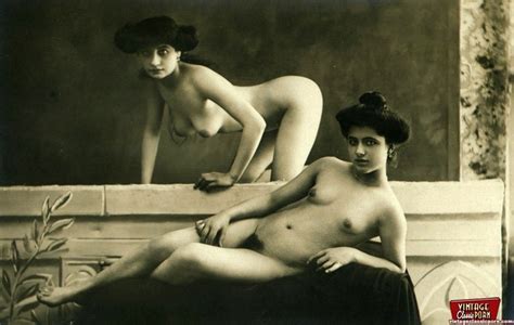 Vintage Lesbian Nude Chicks Enjoy Posing In Xxx Dessert