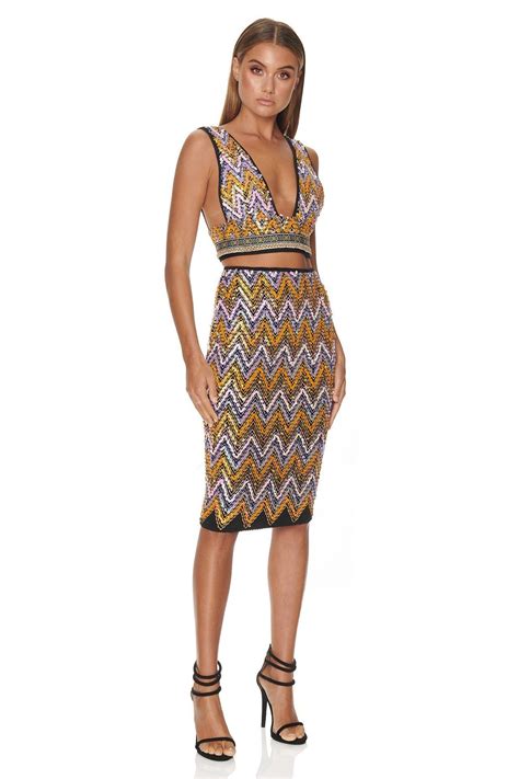 Using pineapple juice, malibu rum, and grenadine.this sweet tropical drink is the perfect summer cocktail! Eliya Malibu Crop Set size 10 | The Volte