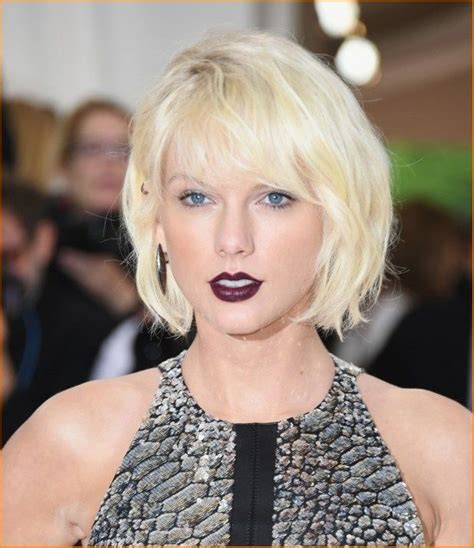 Taylor Swift Latest Short Hair Style 2017 Showing Off Platinum