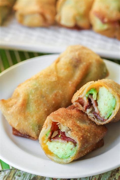 Loaded with fresh guacamole, fried to crispy. BEST Egg Rolls Recipe - Avocado Bacon Egg Rolls | Lil' Luna