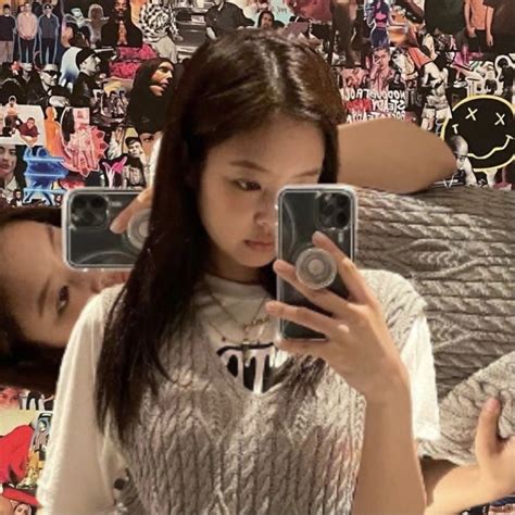 Jennie Mirror Selfie Discovered By Malva On We Heart It Mirror Selfie