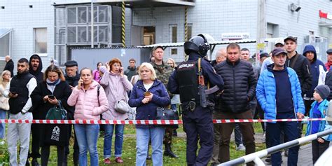 Russian School Shooting Leaves 17 Dead 24 Wounded Wsj