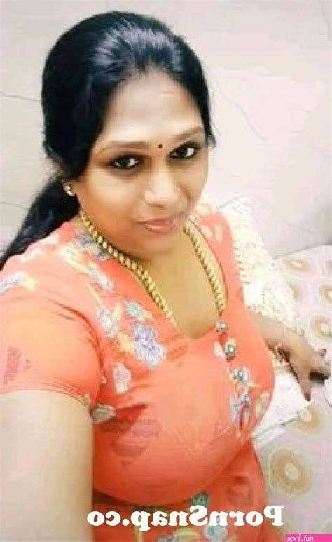 Indian Aunty Saree Striping Boobs Images Free Sex Photos And Porn