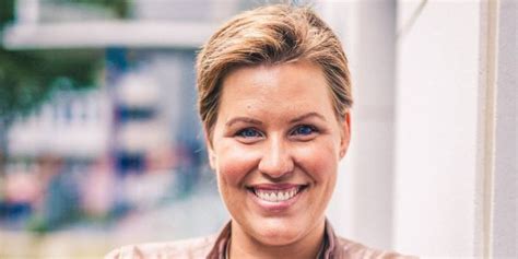Most recently, she consulted with the journalism accelerator. Schlagfertigkeitsqueen Nicole Staudinger kommt nach ...