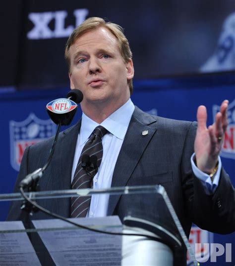 Photo Nfl Commissioner Goodell Discusses State Of Nfl During Super