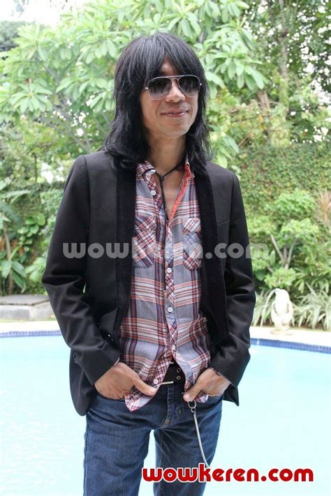 Jadi inget jaman slank dulu yang manggung masih kayak underground, manggung diputerin ama slankers. Foto Abdee Slank di Peluncuran Media Online Kabartop.com ...