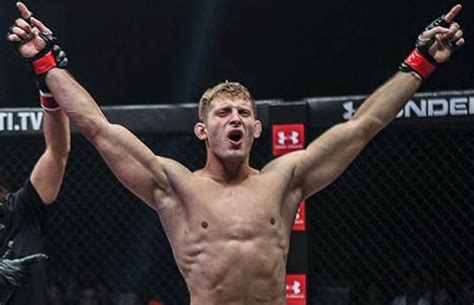 For the first few minutes of the ufc vegas 30 light heavyweight scrap between marcin prachnio and ike villanueva, the fight was a back and forth affair as villanueva tried to march down the polish fighter. Marcin Prachnio chce odejść z ONE Championship ...