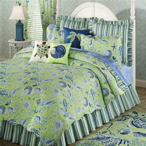 Head over to alibaba.com for comfortable bedroom quilts at reasonable prices. 32 best images about Blue Green Bedroom on Pinterest ...