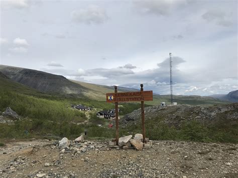 The kebnekaise massif, which is part of the scandinavian mountains, has two peaks, of which the southern, glaciated one is highest at 2. Att tänka på om du vill bestiga Kebnekaise, hur lång tid ...
