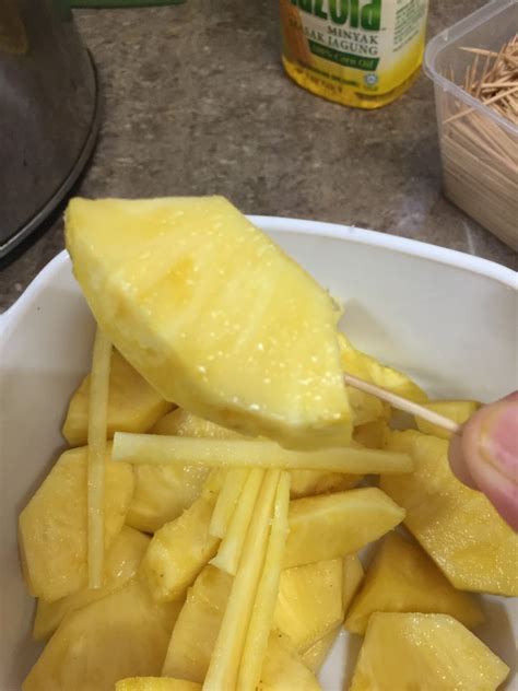Tugasnya tukarkan karbo, lemak dan protein kepada energi untuk tubuh. Khasiat Buah Nenas Yang Perlu Anda Ketahui ...