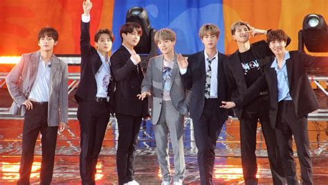 Caos en la sala del cine por película de bts (bring the soul) | katherine olenk. BTS con nueva película y un juego para descargar - Prensa ...