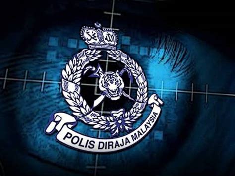 Hari sudah mulai gelap, termasuk daerah di sekitar kostku. PDRM nafi saman pemandu pakai cermin mata gelap