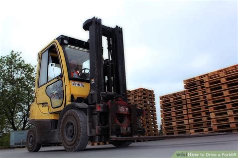 (6) if the load obstructs the operator's forward view, then the operator shall travel with the load trailing the vehicle. How to Drive a Forklift: 9 Steps (with Pictures) - wikiHow