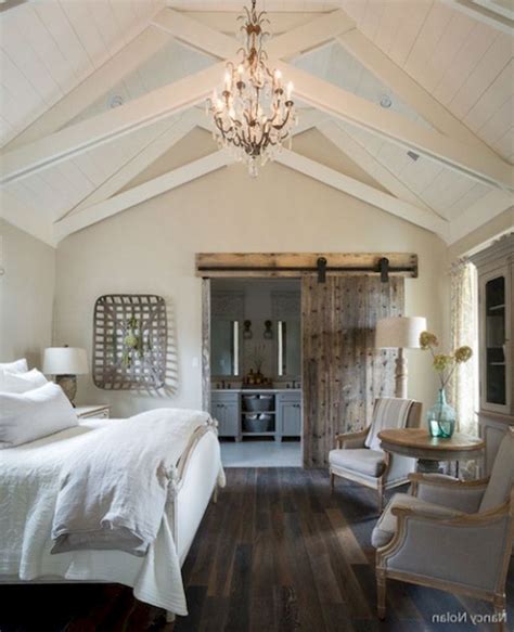 48 Beautiful Farmhouse Style Master Bedroom Ideas 10