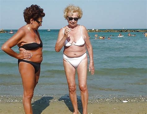 Sexy Mature Grannies On The Beach Amateur Mix 29