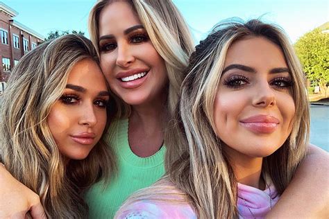 Kim Zolciak Biermann And Daughters Launch Kab Cosmetics At Hsn The Daily Dish