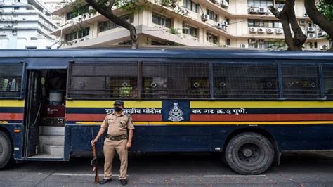 mumbai crime duo posing as drug police loots woman arrested