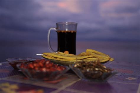 Semakin banyak telur yang dimasukkan ke dalam adonan tentu pisang gorengnya semakin sehat. Kenikmatan Dalam Kesederhanaan Pisang Goreng Mulut Bebek ...