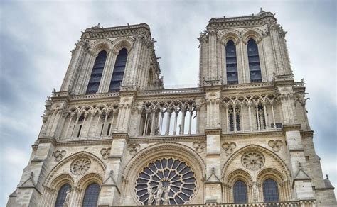 Reanudan labores de restauración en la catedral Notre Dame