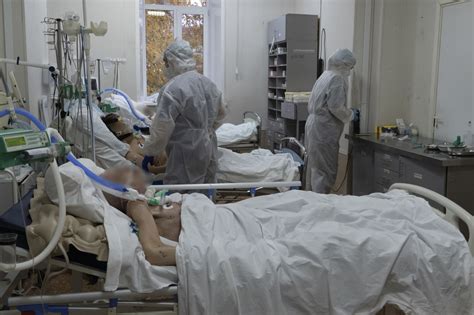 Репортаж Вестей Алтая из красной зоны ковидного госпиталя БСМП