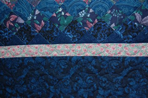 150+ designs, 4 quilt projects cats & dogs at play, gardens in bloom, feathered friends & more. The Domestic Quilter: Machine Quilting & Binding: Boston ...