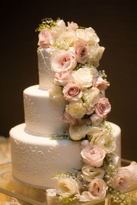 Cocoa And Fig Traditional Wedding Cake With Cascading