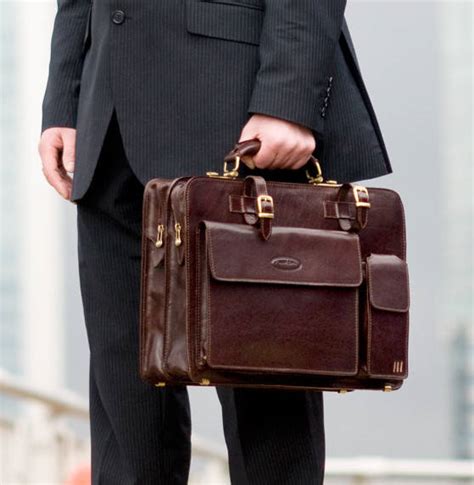 Mens Classic Italian Leather Briefcase The Alanzo By Maxwell Scott