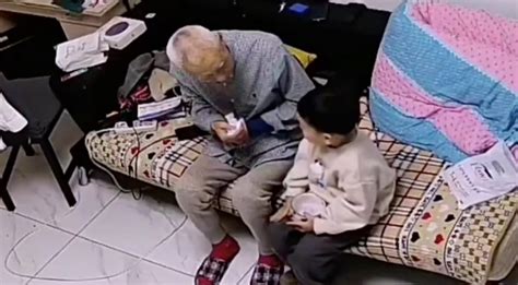 ‘i won t be around 90 year old grandpa explaining death to grandson 5 stirs emotional