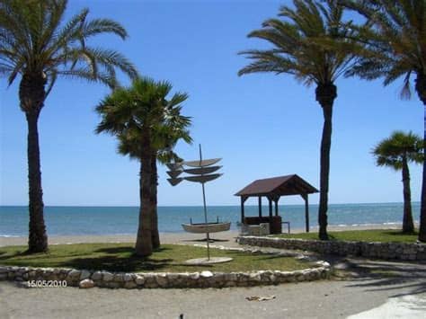 ¿quieres abrir tu comercio en el centro comercial rincón de la victoria? playa del rincon - Rincón de la Victoria