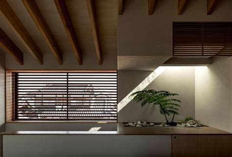 Japan Micro House with Small Zen Garden - InteriorZine
