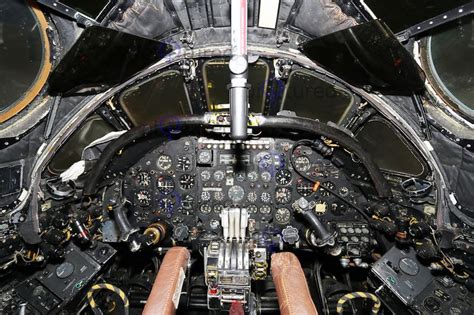 Pin Auf Avro Vulcan Cockpit
