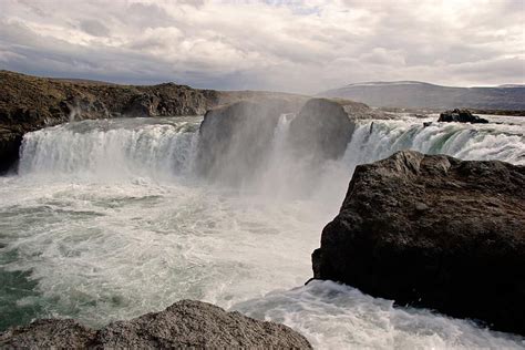 Free Download Icelandic Waterfall Splash Water Rock Gris Cascade