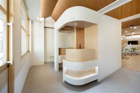 Gallery Of Dental Clinic With Coved Ceiling Hiroki Tominaga 1