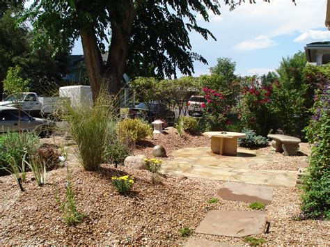 Knowing how to xeriscape offers a number of benefits xeriscaping is a great way to do your part to protect the environment while saving money and having a beautifully designed front yard, back yard. Xeriscapes