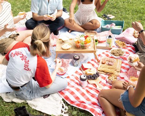 Things You Must Pack For A Summer Picnic Society Blog