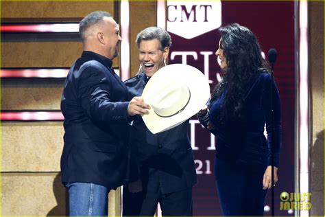 Garth Brooks Honors Randy Travis With Artist For A Lifetime Honor At