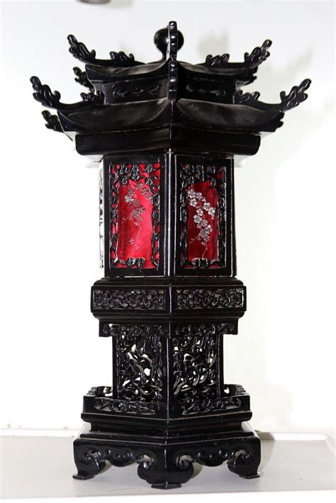 Besides, a few geisha printed lanterns will spice up your bedroom atmosphere. Thirty Exclusive Techniques For | Oriental lamp, Candle ...