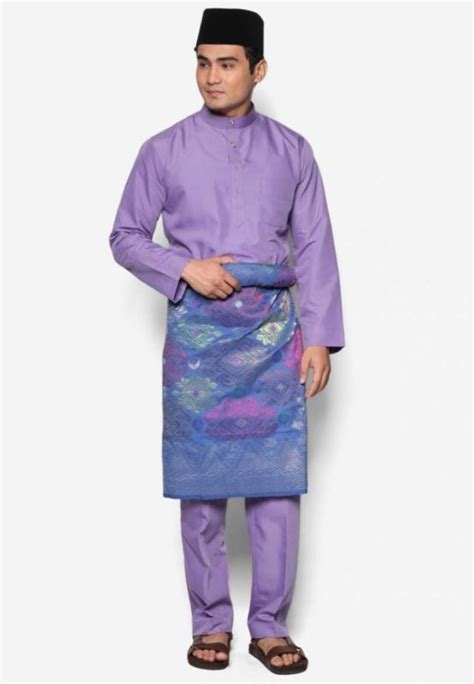 باجو ملايو) is a traditional malay costume, originated from the court of malacca, and is traditionally worn by men in brunei, malaysia, singapore, parts of indonesia. 6+ Pakaian Adat Riau (MACAM, NAMA, PENJELASAN, KEUNIKAN)