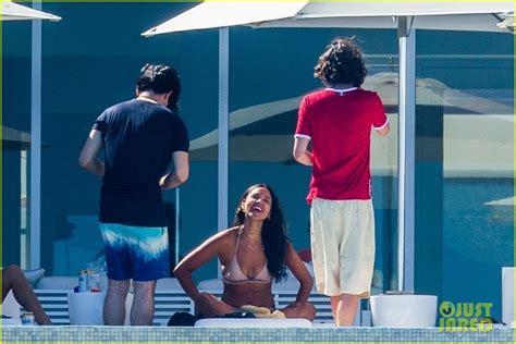 Timothee Chalamet And Eiza Gonzalez Pack On The Pda And Kiss In Mexico