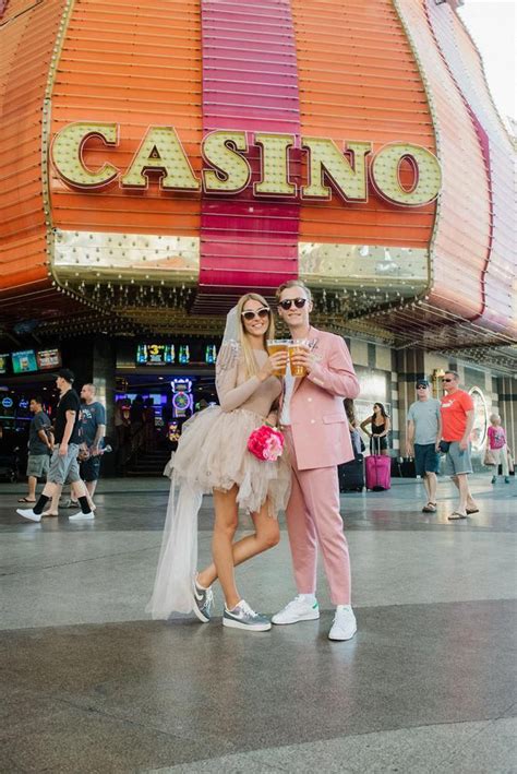 Crazy Pink Las Vegas Elopement · Rock N Roll Bride Lasvegasphotography