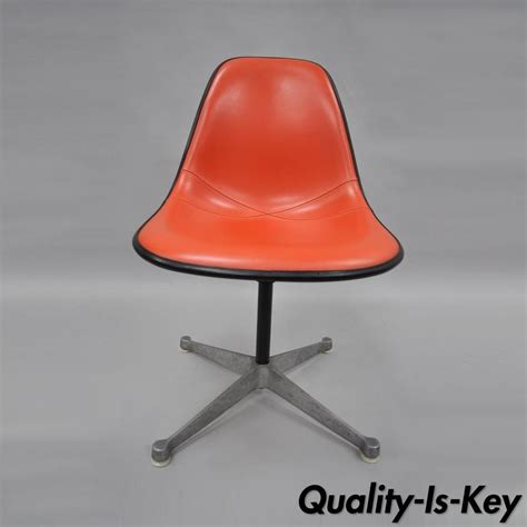 Finally, we get to present day and what i hope will be one of the last office chairs i ever buy. Vintage Herman Miller Eames Fiberglass Shell Swivel Chair ...