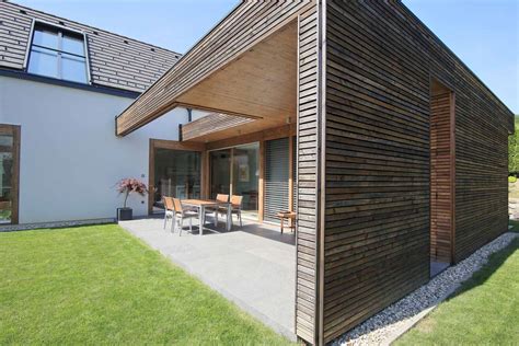 The key differences between flat roof and gable roof repair. A combination of a flat and gable roof | Modern glass ...