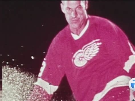 The Unbelievable Career of Gordie Howe: A Legend in the World of Hockey