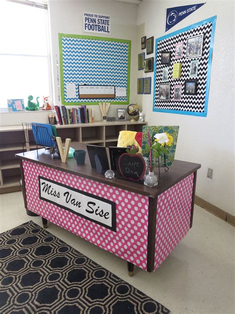 High School Classroom Desk Designed Using Wrapping Paper Makes The Room Look So … Classroom