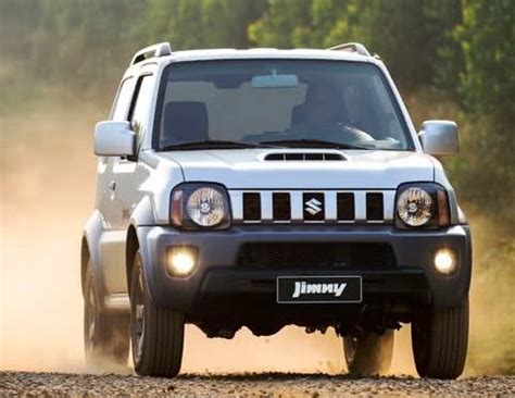 Jimny è naturalmente caratterizzato dal sistema allgrip pro con trazione 4wd inseribile manualmente e marce ridotte. suzuki-jimny-fotos | 2021